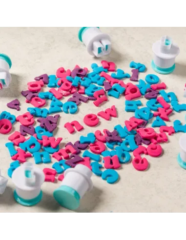 Set 26 mini cortadores con expulsor Letras Mayúsculas  LOYAL