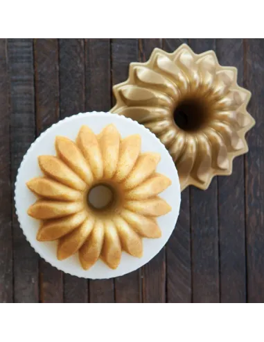 Molde Lotus Bundt Pan Nordic Ware