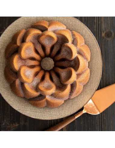 Molde Magnolia Bundt Pan Nordic Ware