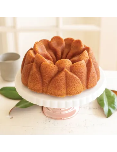 Molde Magnolia Bundt Pan Nordic Ware
