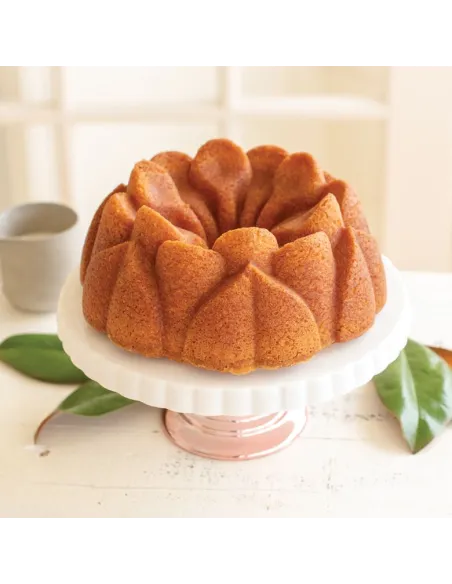 Molde Magnolia Bundt Pan Nordic Ware