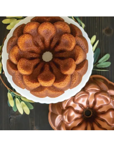 Molde Magnolia Bundt Pan Nordic Ware